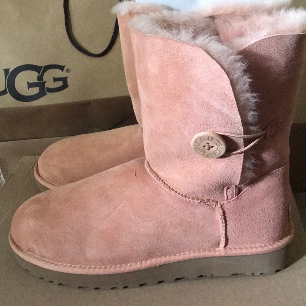 UGG US size 11 Women’s Bailey Botton II boots NEW